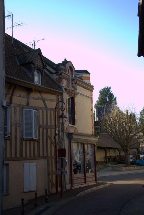Château-Renard Gite "La Mesangerie"ヴィラ エクステリア 写真